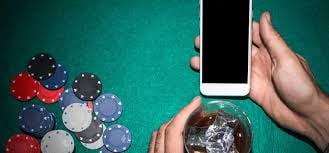 মোবাইলে shuvo win গেমিং হাব ব্যবহার করছেন বাংলাদেশের একজন ব্যবহারকারী